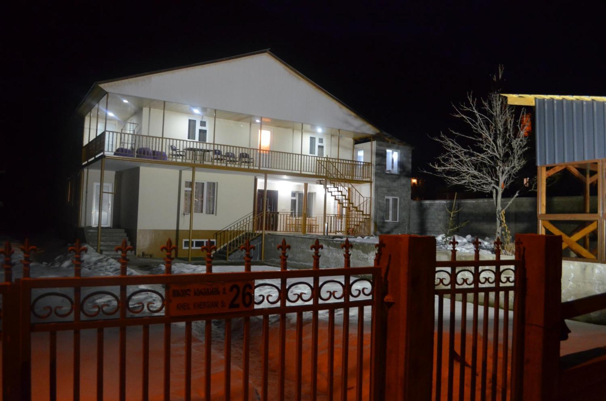 Guesthouse Qarim Mestia Esterno foto