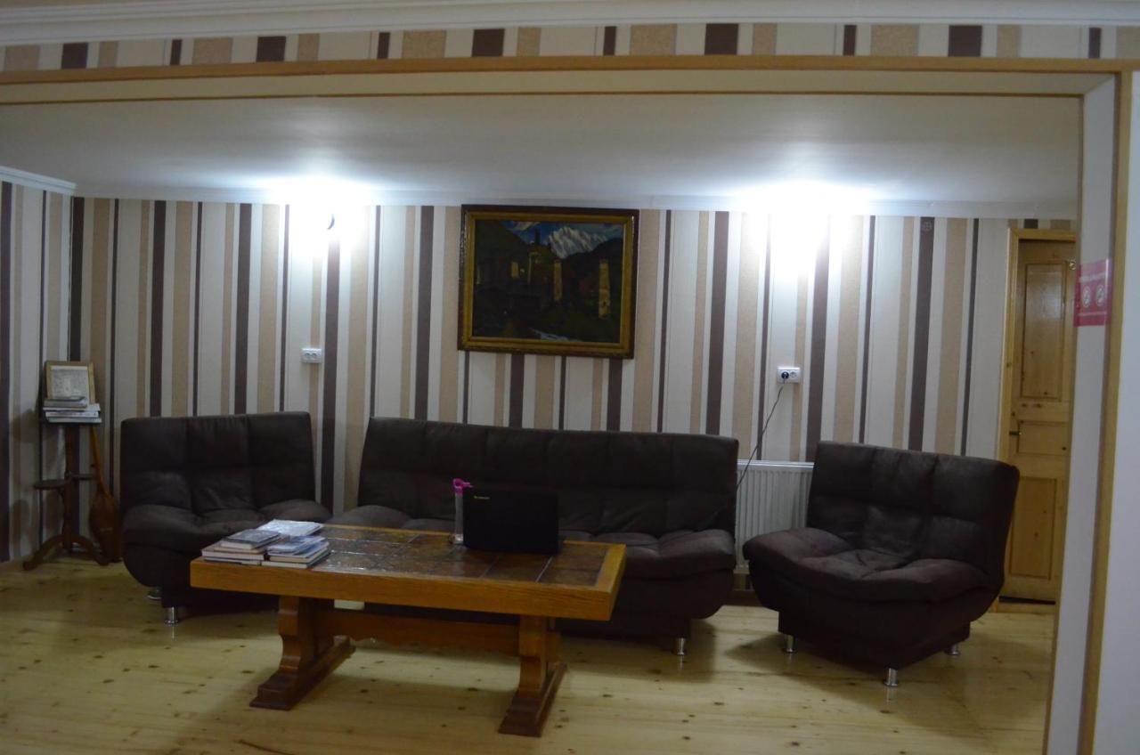 Guesthouse Qarim Mestia Esterno foto