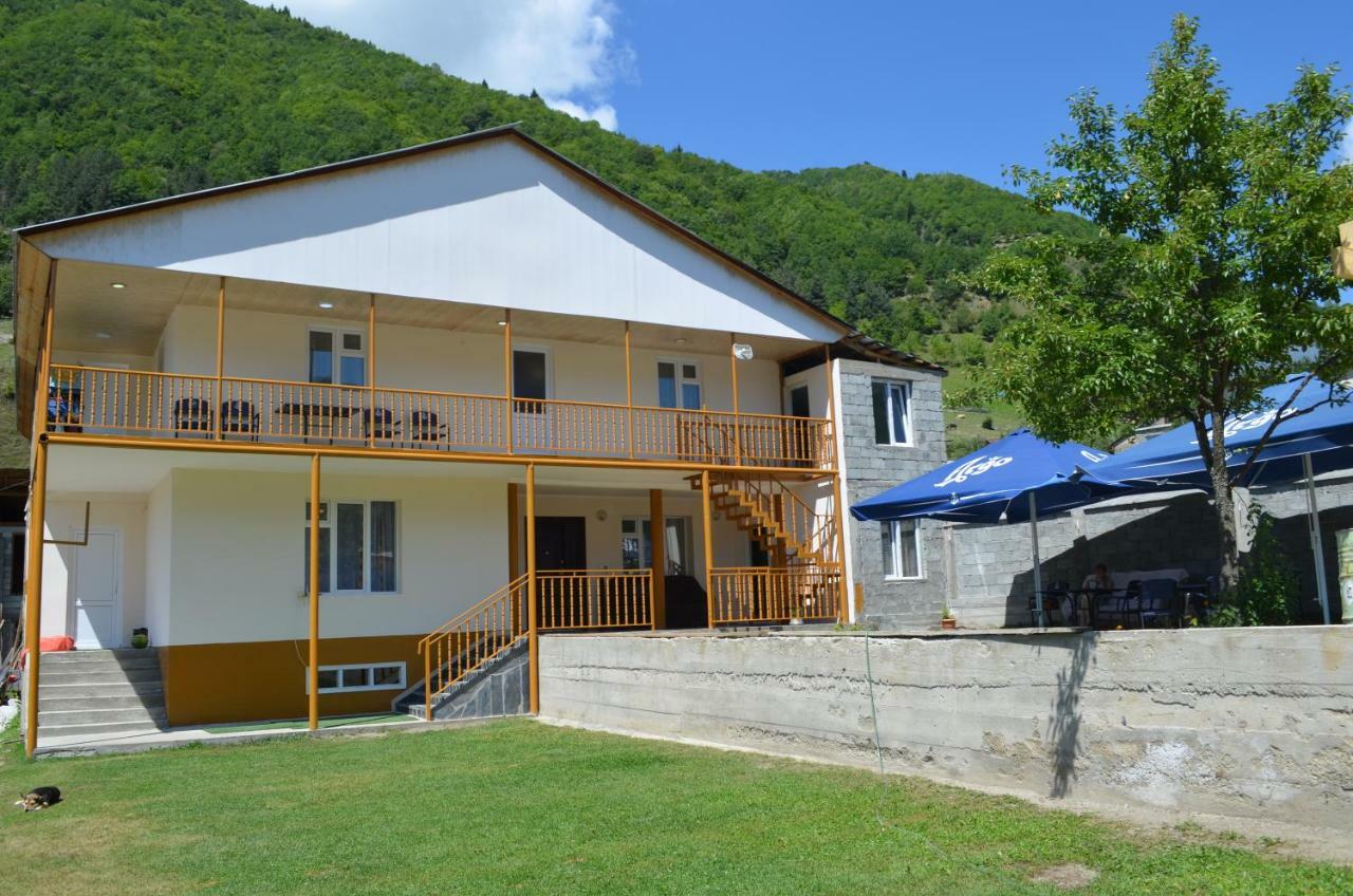 Guesthouse Qarim Mestia Esterno foto